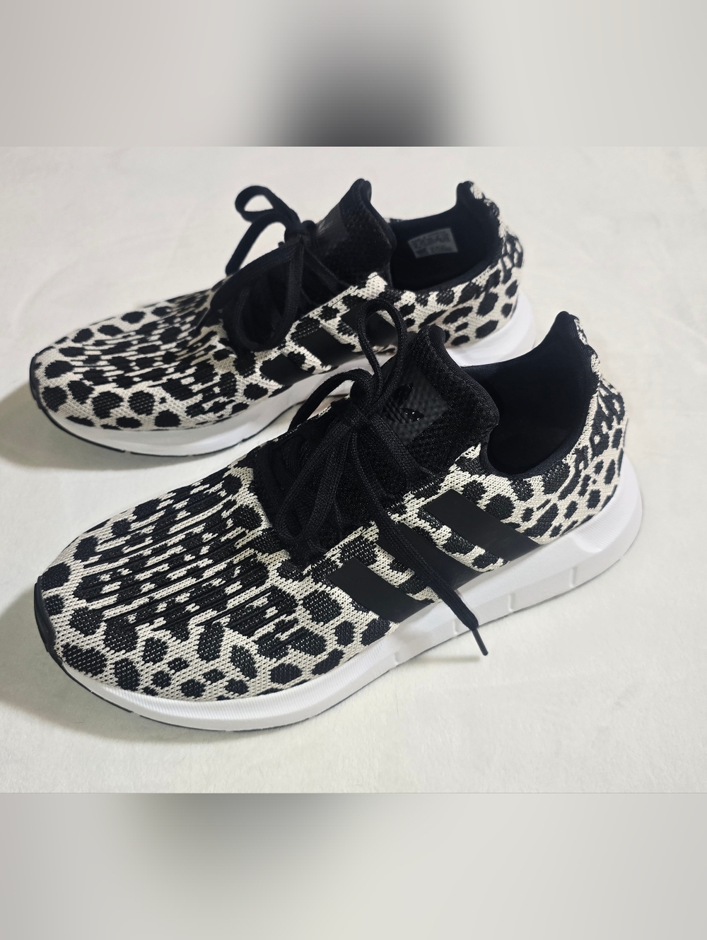 adidas Originals Swift Run Cheetah Leopard Print Sneakers Women's Size 9 BD7962